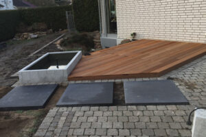 Umgestaltung der Terrassenfläche durch Großformatplatten
